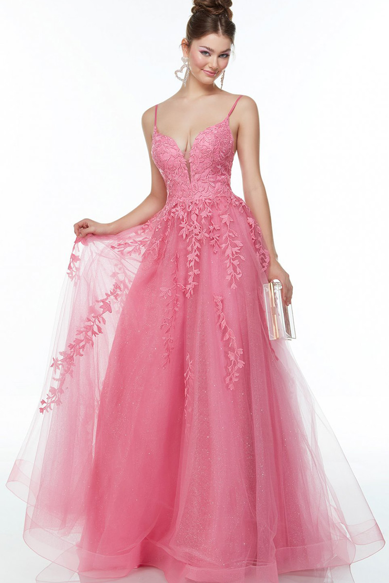 Svatby Felice - Mason, růžové krajkové šaty