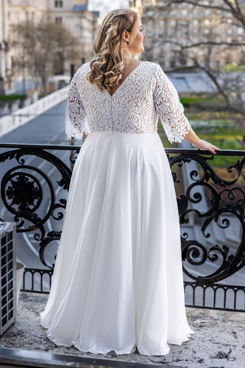 Svatby Felice - Mira, hladké šaty s krajkovým živůtkem